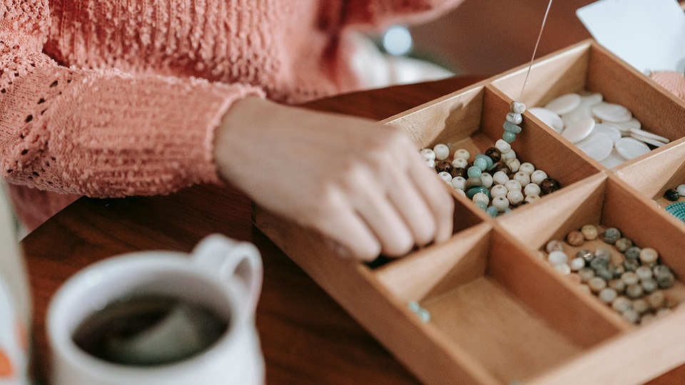 Karkötő gyöngyök: árak, típusok, és egyéb tudnivalók kezdés előtt
