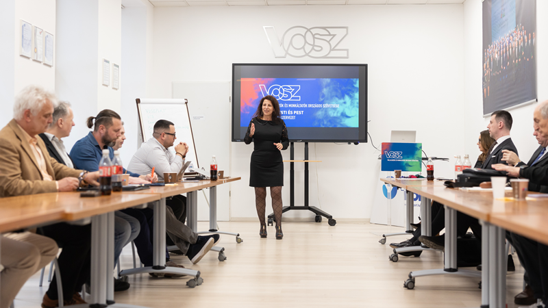 Kulcsemberek megtartása mint üzleti stratégia – vállalkozásfejlesztési workshopot tartott a budapesti VOSZ