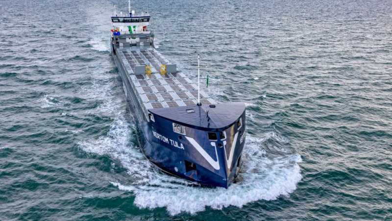 Fedélzetre szerelt napelem faragja le a teherszállító hajók fogyasztását