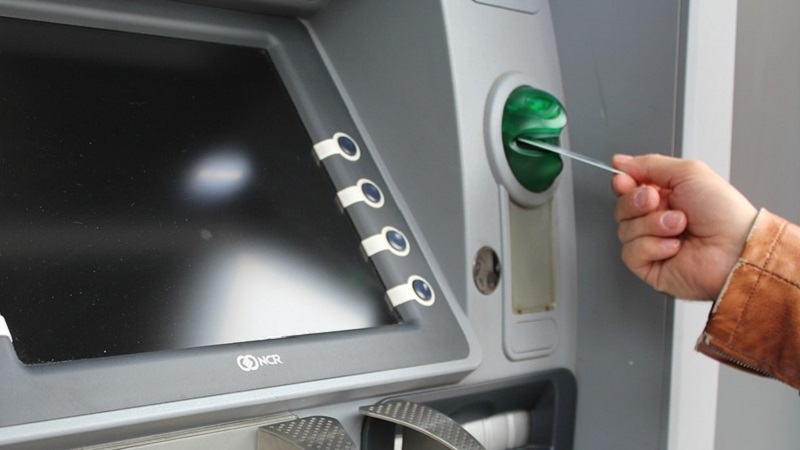 BiztosDöntés.hu: soha nem volt még ennyi ATM Magyarországon, mégis egyre kevesebbszer veszünk fel készpénzt