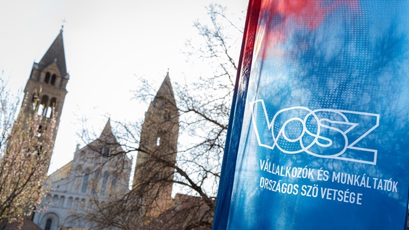 Dr. Egerszegi Zoltán: A személyes találkozások és a csapatmunka híve vagyok