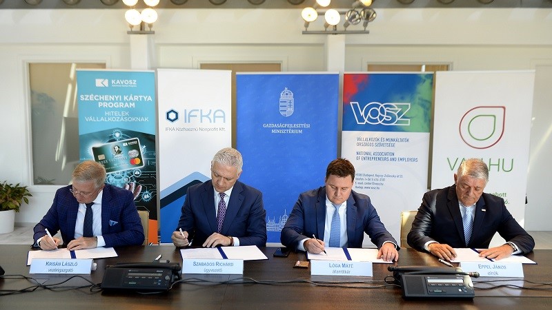Stratégiai együttműködési megállapodást kötött az IFKA a KAVOSZ-szal és a VOSZ-szal 
